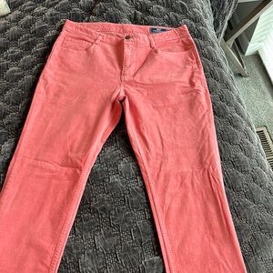 Vineyard vines! Pink corduroy pants size 34×34. Never worn!